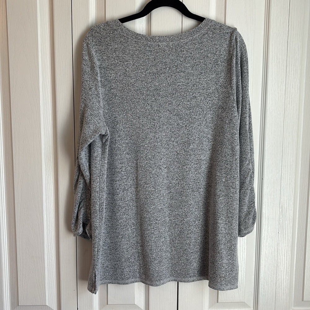 Habitat Long Sleeve V-neck Knit Top. Marbled Grey. Size Large - Picture 5 of 7